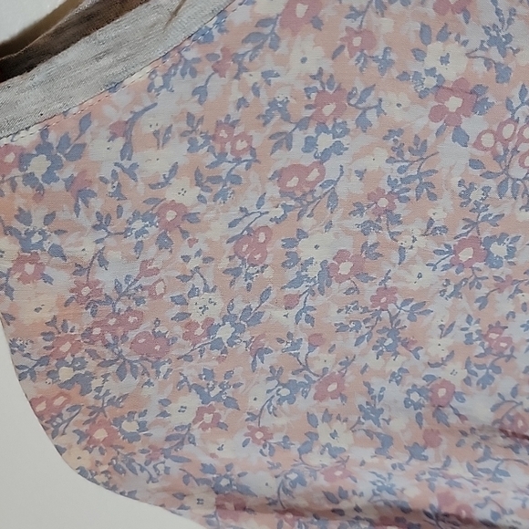 Vince Comuto Floral Chiffon Overlay Front Grey Soft Tee Shirt Flutter Sleeve L - Picture 7 of 7